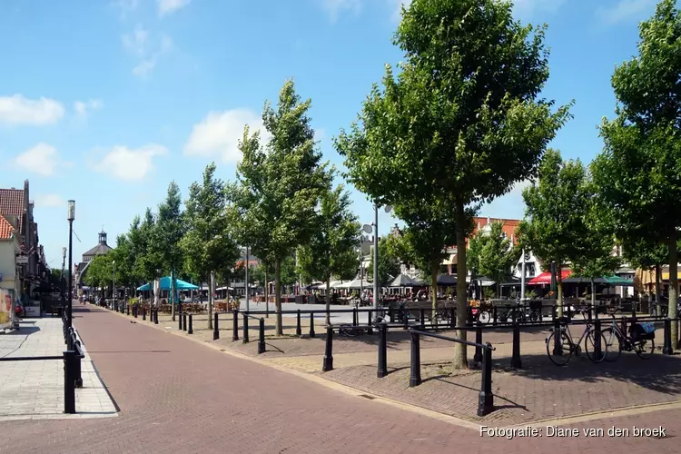 Kunstgenoten in beweging organiseert De levende boekenkast in de Bibliotheek Purmerend