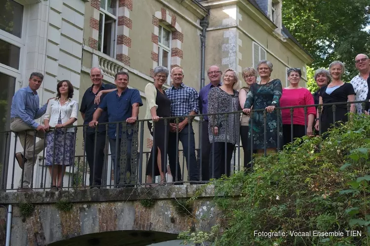 Vocaal ensemble TIEN zingt Plorans Ploravit