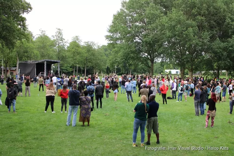 Antiracismeprotest in gemoedelijke sfeer