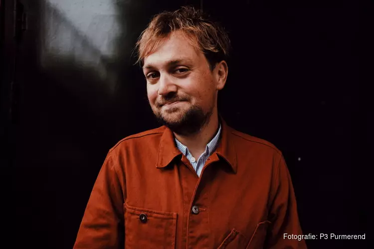 Singer-songwriter Tim Knol geeft op 27 september een intiem theaterconcert met hartverwarmende liedjes, mooie covers en prachtige verhalen.