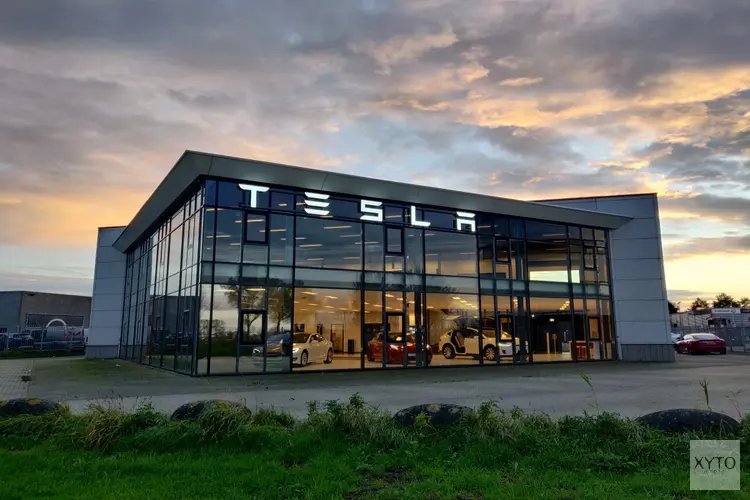 Tesla opent Store & Service Center in Purmerend