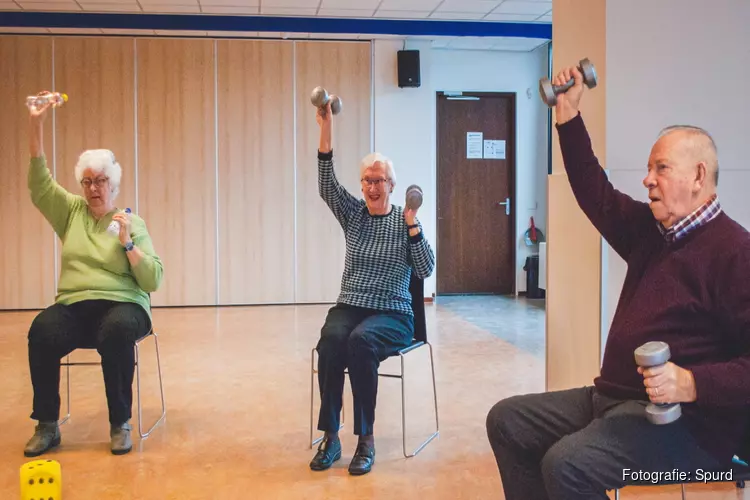 StoelGym voor oudere senioren in gezellige sfeer