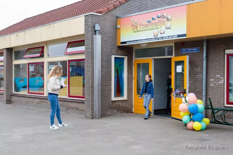 Sara Gelens wint voorleeswedstrijd Bibliotheek Waterland