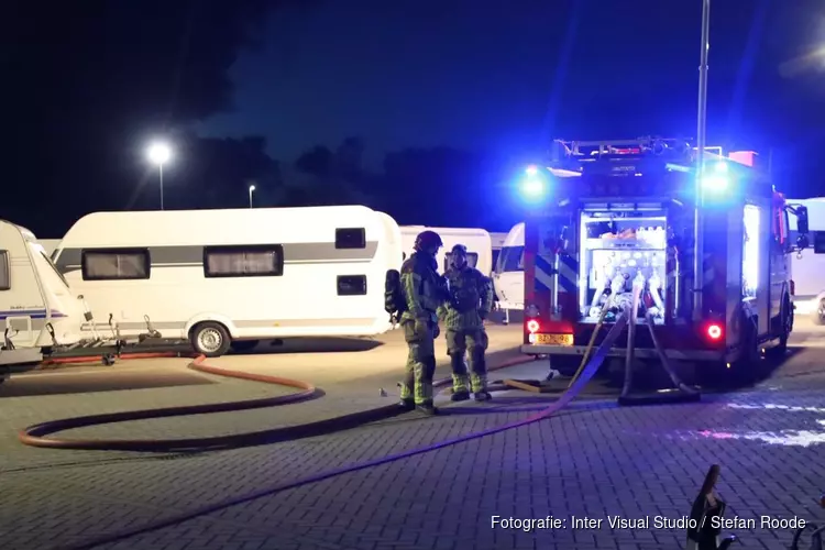 Caravan in brand bij caravanbedrijf in Purmerend