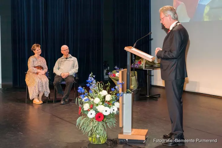 Burgemeester Don Bijl reikt 7 Koninklijke Onderscheidingen uit