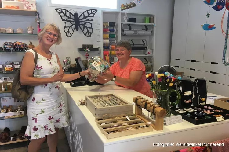 Van bakfiets naar cadeauwinkel: Wereldwinkel Purmerend zet zich al 50 jaar in voor eerlijke handel