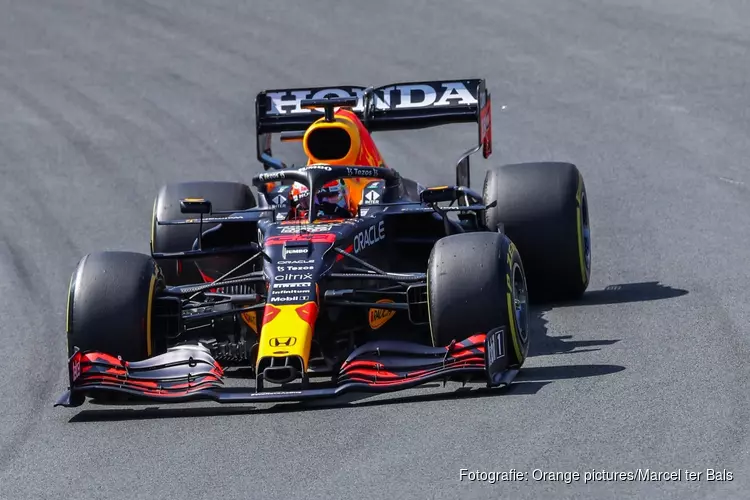 Verstappen pakt pole-position voor Hamilton en Bottas