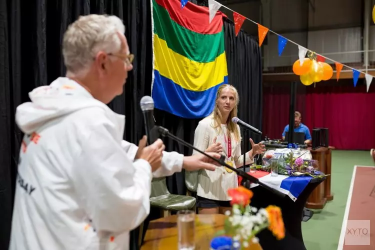 Feestelijke ontvangst voor Paralympisch kampioen Fleur Jong