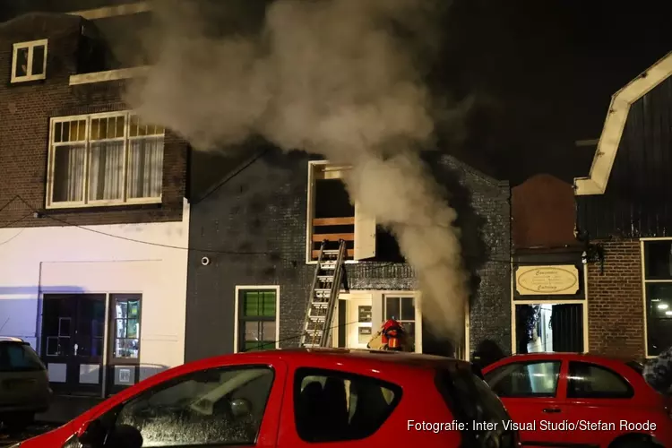 Persoon gered bij grote brand in Purmerend