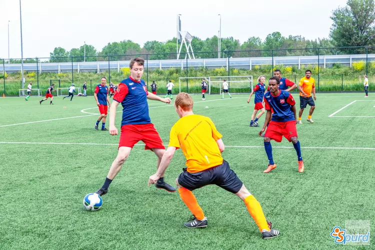 Deelnemers genoten van Life Goals voetbaltoernooi