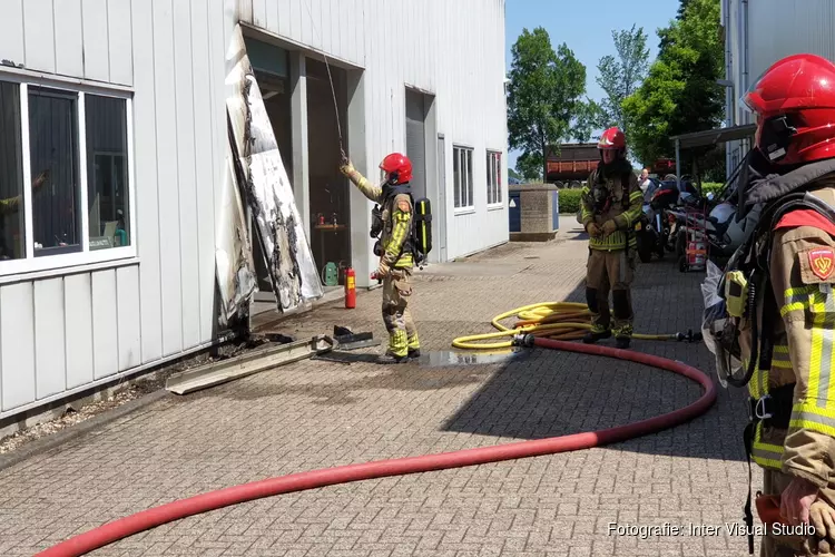 Brand door wegbranden onkruid