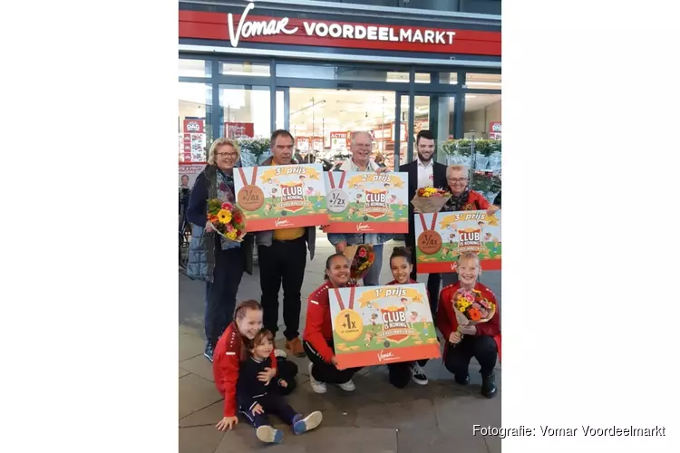 Vomar Voordeelmarkt steunt clubs in Purmerend met een financieel extraatje