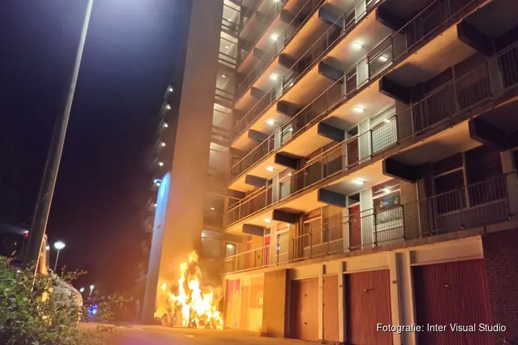 Brand tegen flat aan Anne Franklaan in Purmerend