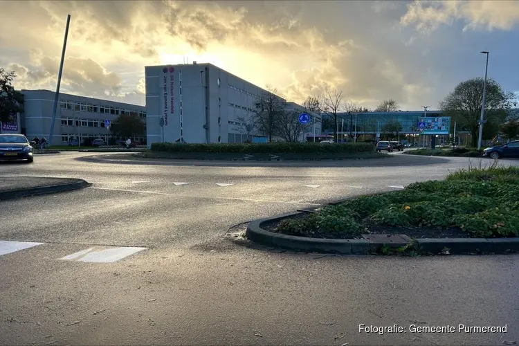 Rotonde Burgemeester. D. Kooimanweg tijdelijk afgesloten door werkzaamheden