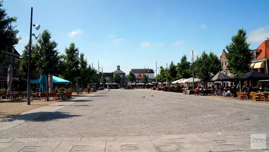 Operatie Marktmeestershuisje: pand in z&#39;n geheel van ene naar andere hoek Koemarkt verplaatst