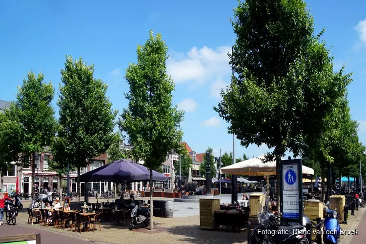 Architectenwandeling en onthulling plaquette Mart Stam