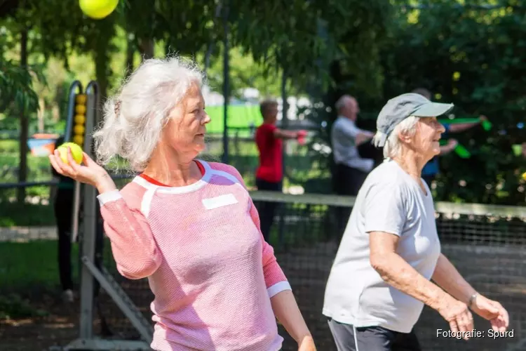 Sporten voor ouderen in de buitenlucht