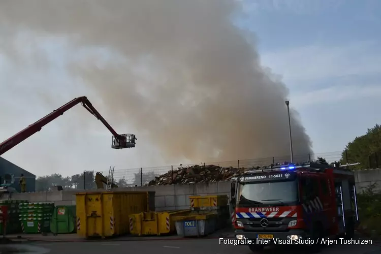 Grote brand in afvalverwerkingsbedrijf Purmerend is onder controle